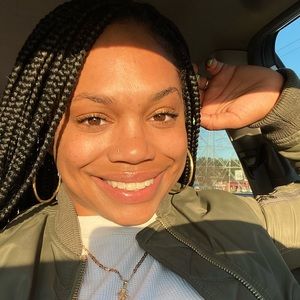 Meet your Posher, Alexus